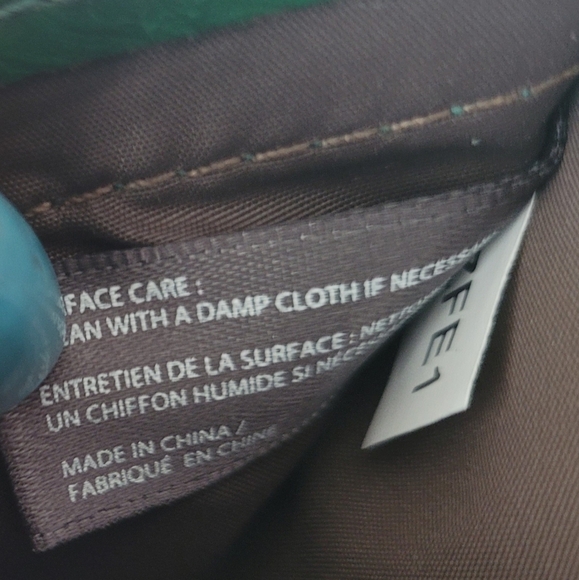 Matt & Nat Vegan Slim Bifold Wallet in Mural Green- Rome - Picture 5 of 7